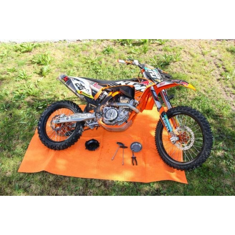 Öl-Auffangmatten : Motormatte│An der Motorcrossstrecke schützen Oil Pad  Motorradmatten die Umwelt gegen leckende Fahrzeuge│BoFloor Motormatten